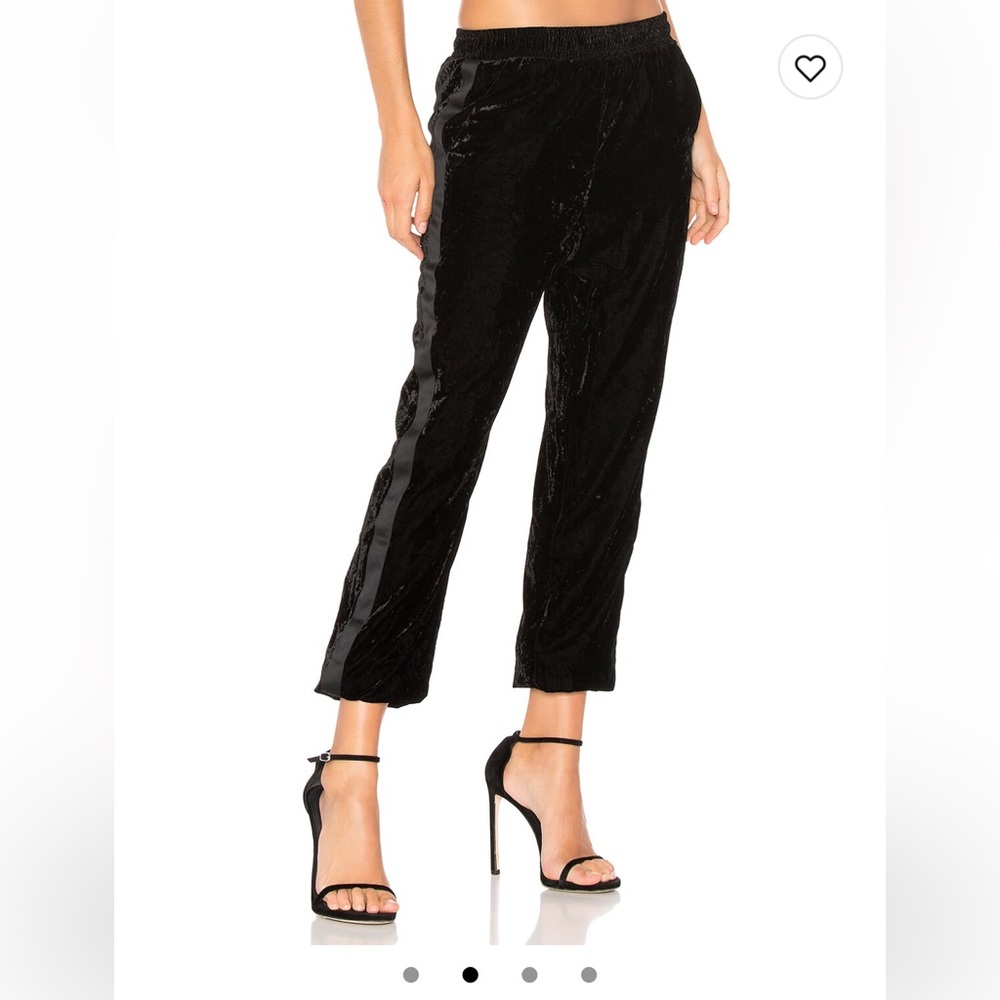 Beautiful velvet jogger in excellent condition